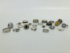 A BAG CONTAINING 19 VARIOUS SILVER RINGS PLUS 2 OTHERS AND A SILVER EARRING
