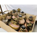 BOX OF VINTAGE DECORATIVE COPPER & BRASS OIL LAMPS,