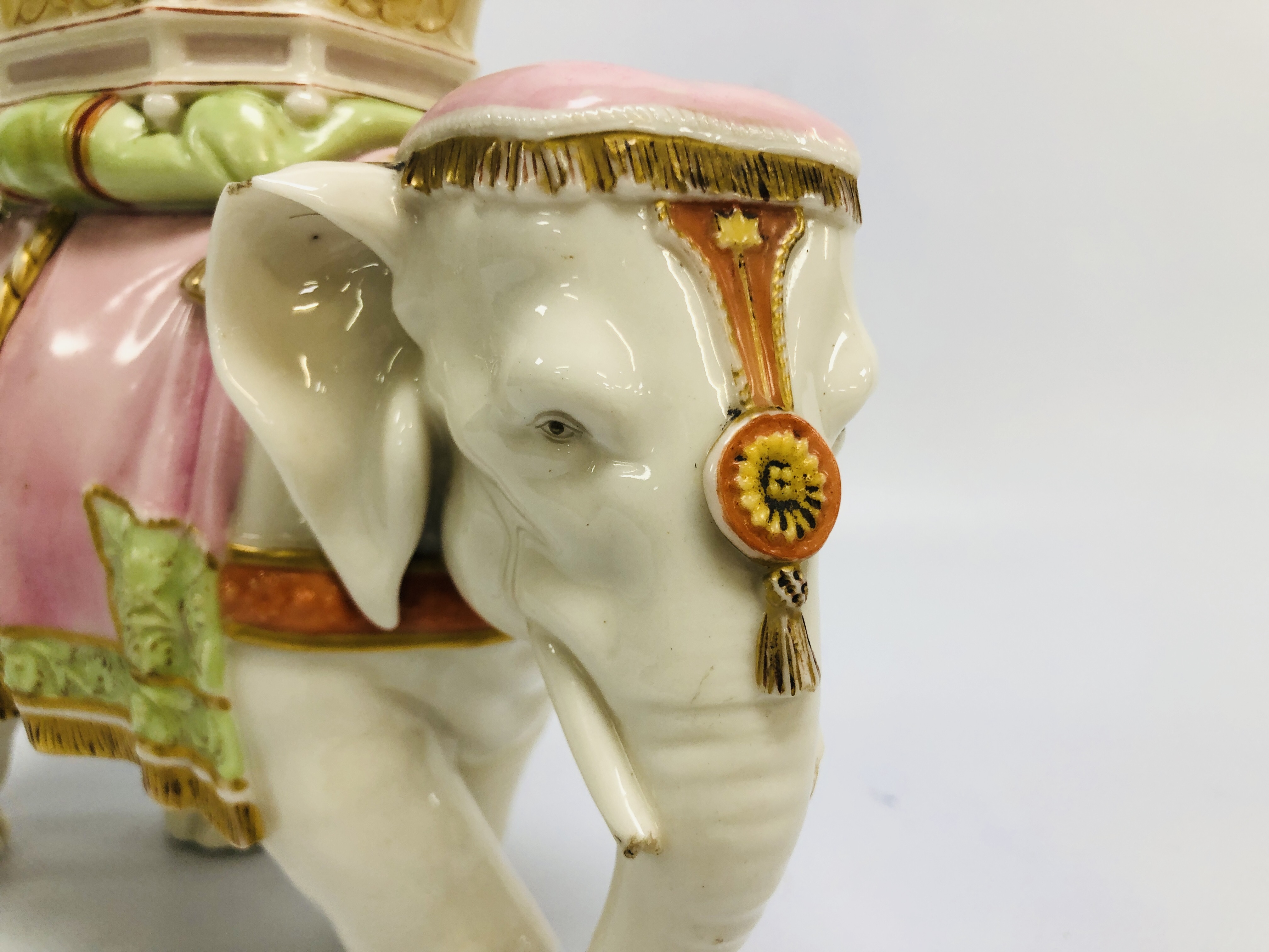 WORCESTER PORCELAIN MODEL OF AN ELEPHANT - Image 3 of 6