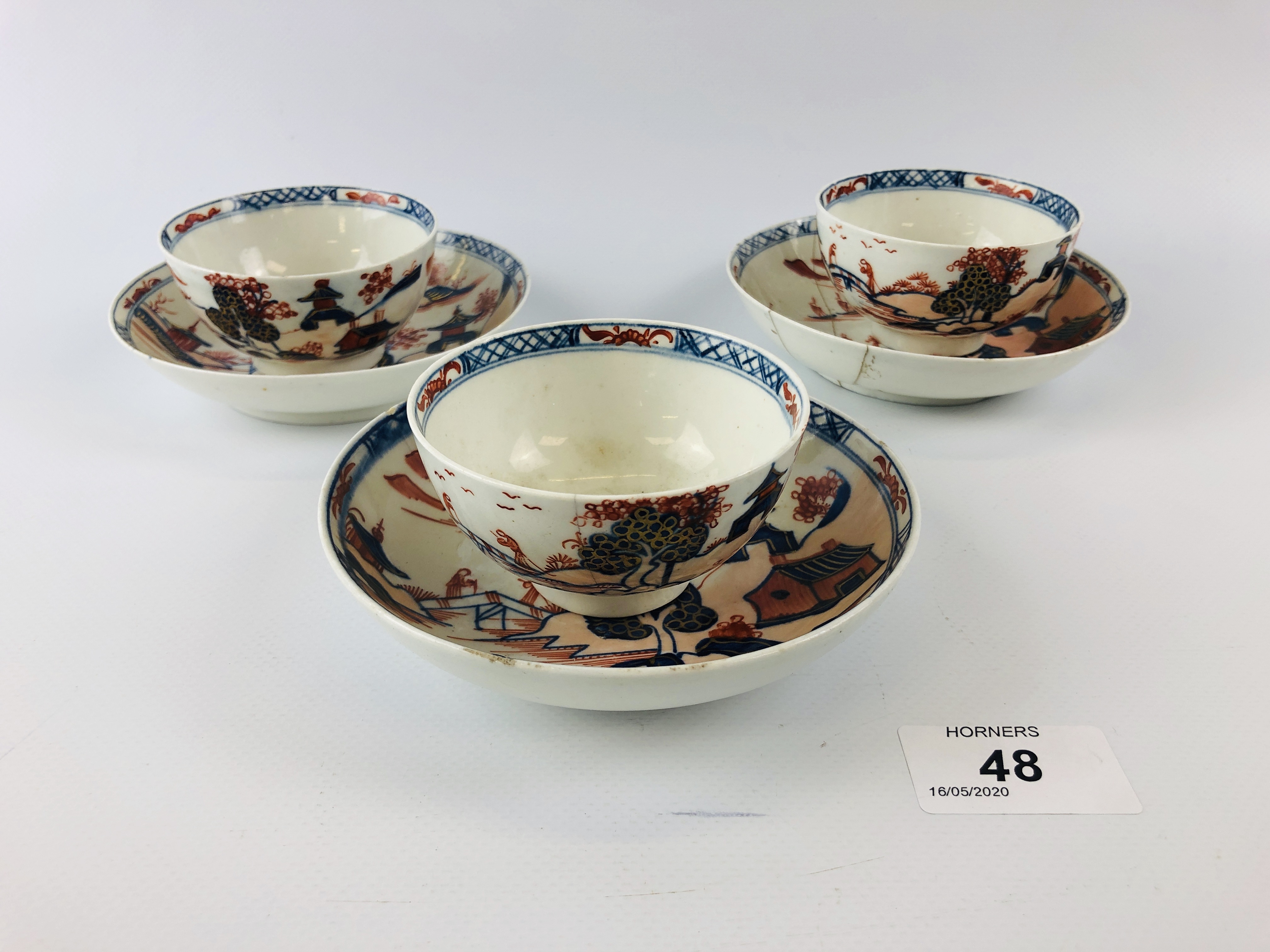 THREE LOWESTOFT C.1790 TEA BOWLS AND SAU