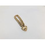 A 9CT GOLD CHAIN LINK BRACELET WITH LOCK