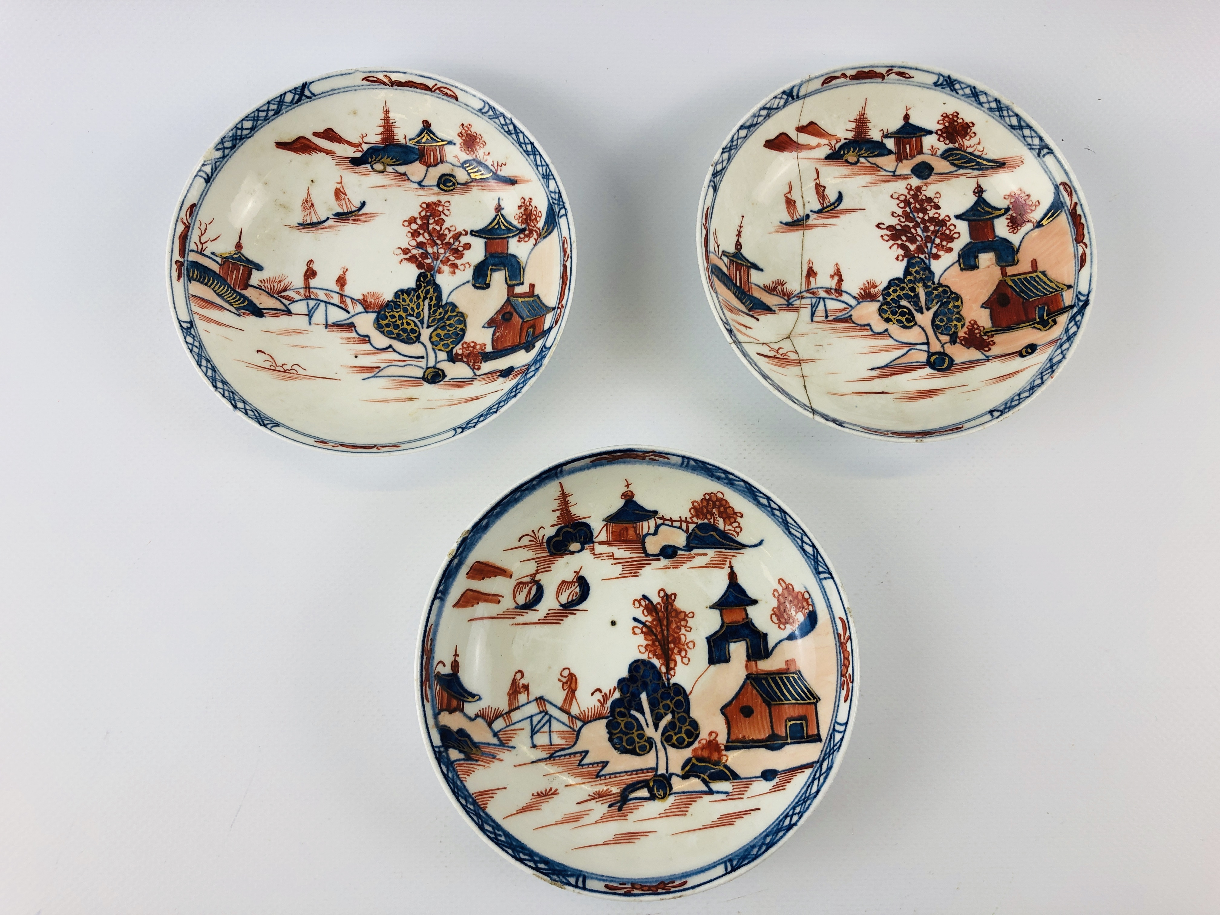 THREE LOWESTOFT C.1790 TEA BOWLS AND SAU - Image 3 of 7