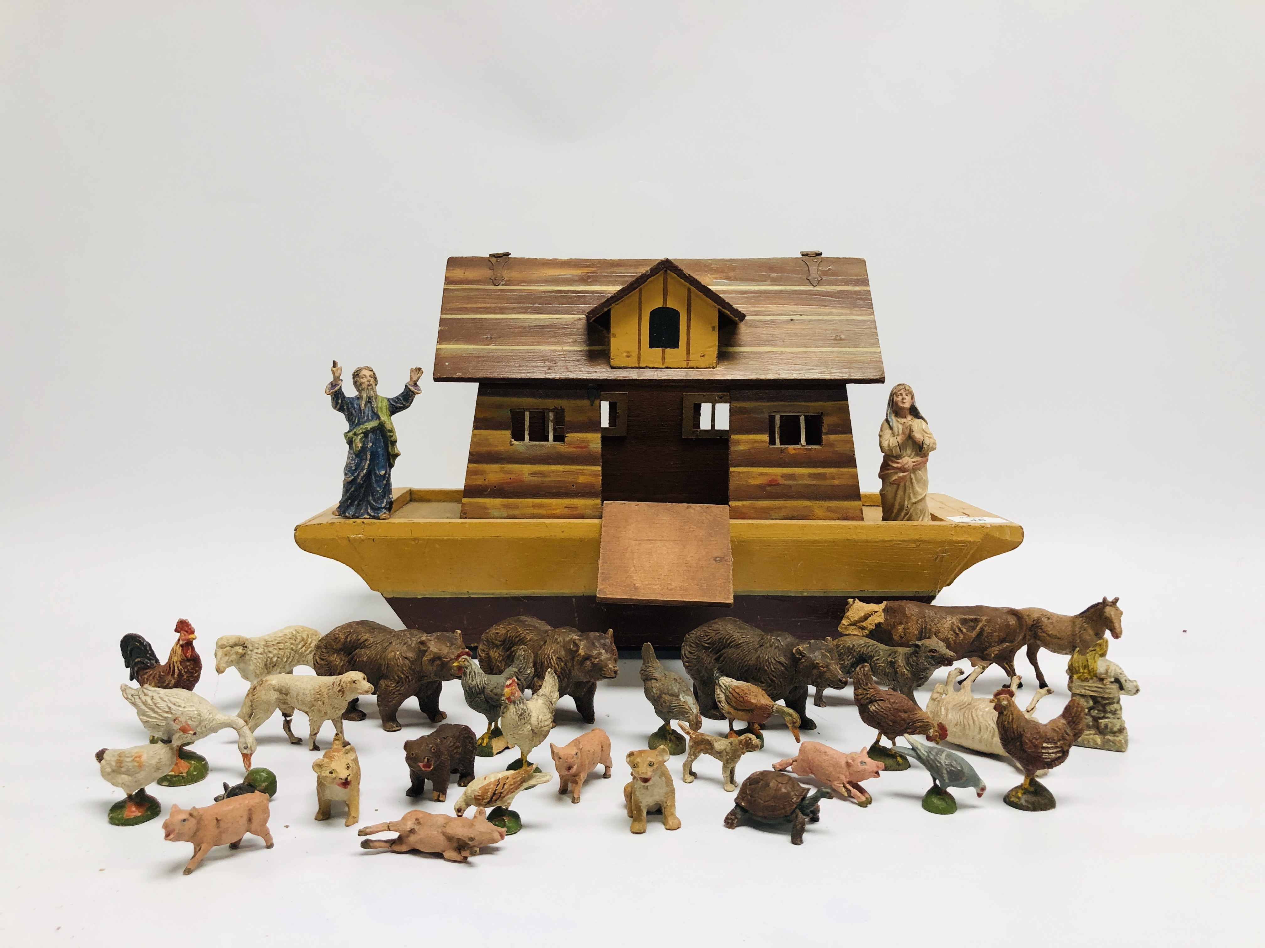 NOAHS ARK WITH FIGURES, MODEL ANIMALS (C