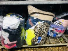 4 x BAGS OF ASSORTED FASHION CLOTHING + BAG OF ASSORTED RUCKSACKS & BAGS ETC