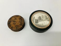 A VINTAGE CIRCULAR TORTOISESHELL LINED SNUFF BOX,