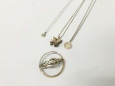 FOUR ITEMS OF SILVER JEWELLERY