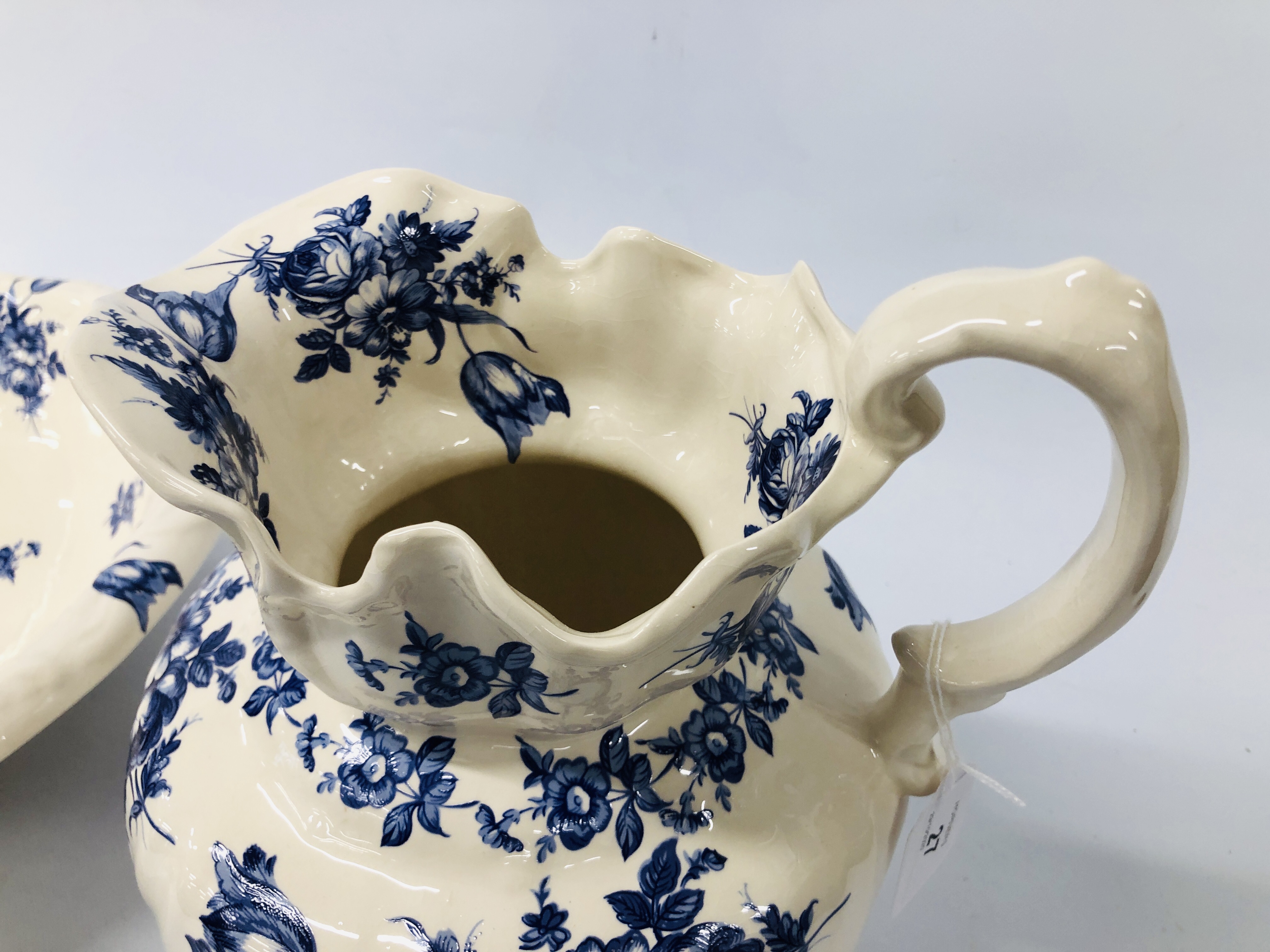 SPODE ITALIAN BLUE AND WHITE JUG AND BOWL SET - Image 5 of 8