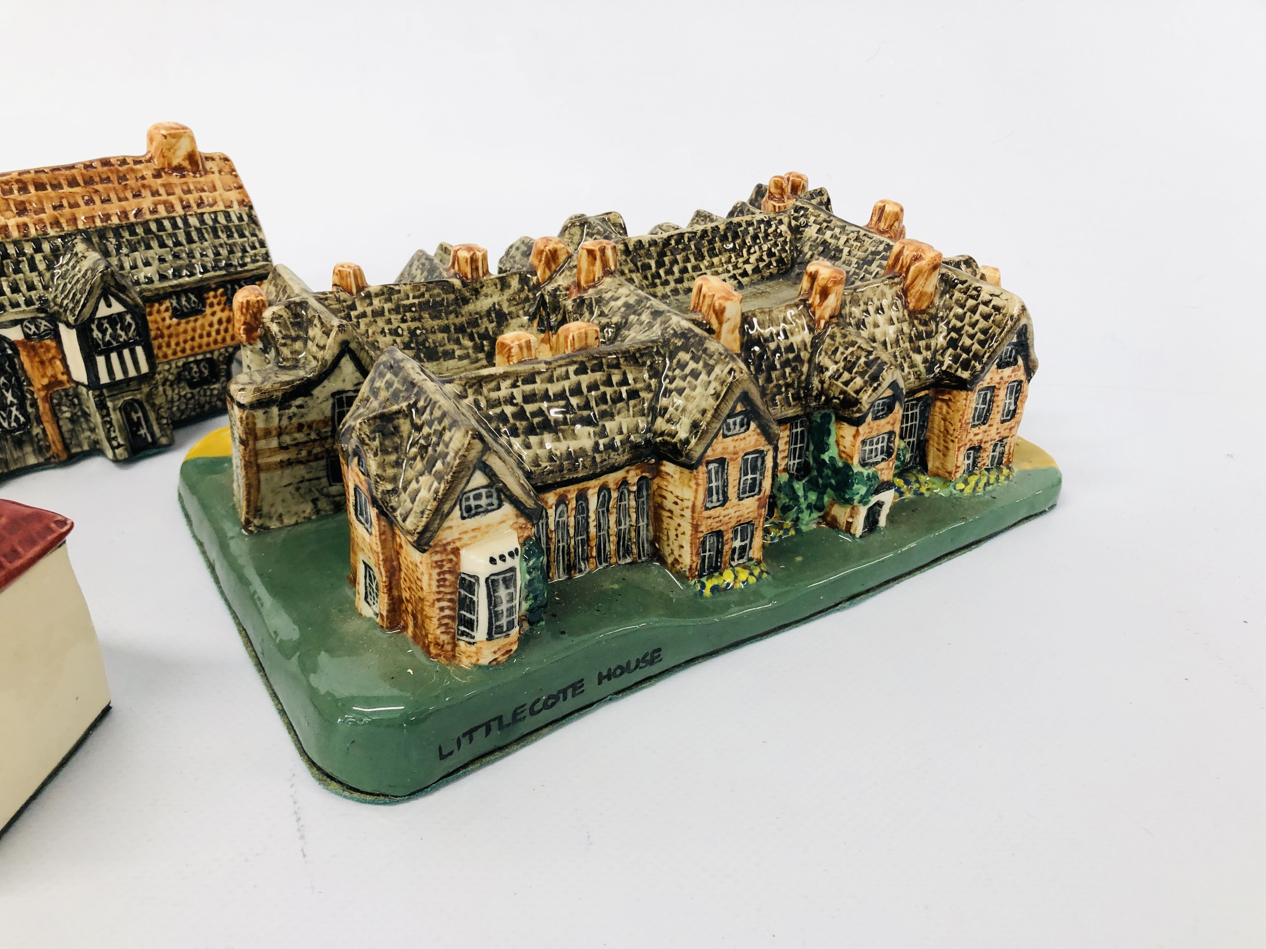 COLLECTION OF 7 TEY POTTERY HANDPAINTED MINIATURE MODEL COTTAGES - Image 2 of 5