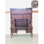 A PERIOD OAK SINGLE DRAWER 2 DOOR DRESSER WITH 2 DOOR DRAWER 3 TIER TOP WITH BRASS FIXTURES