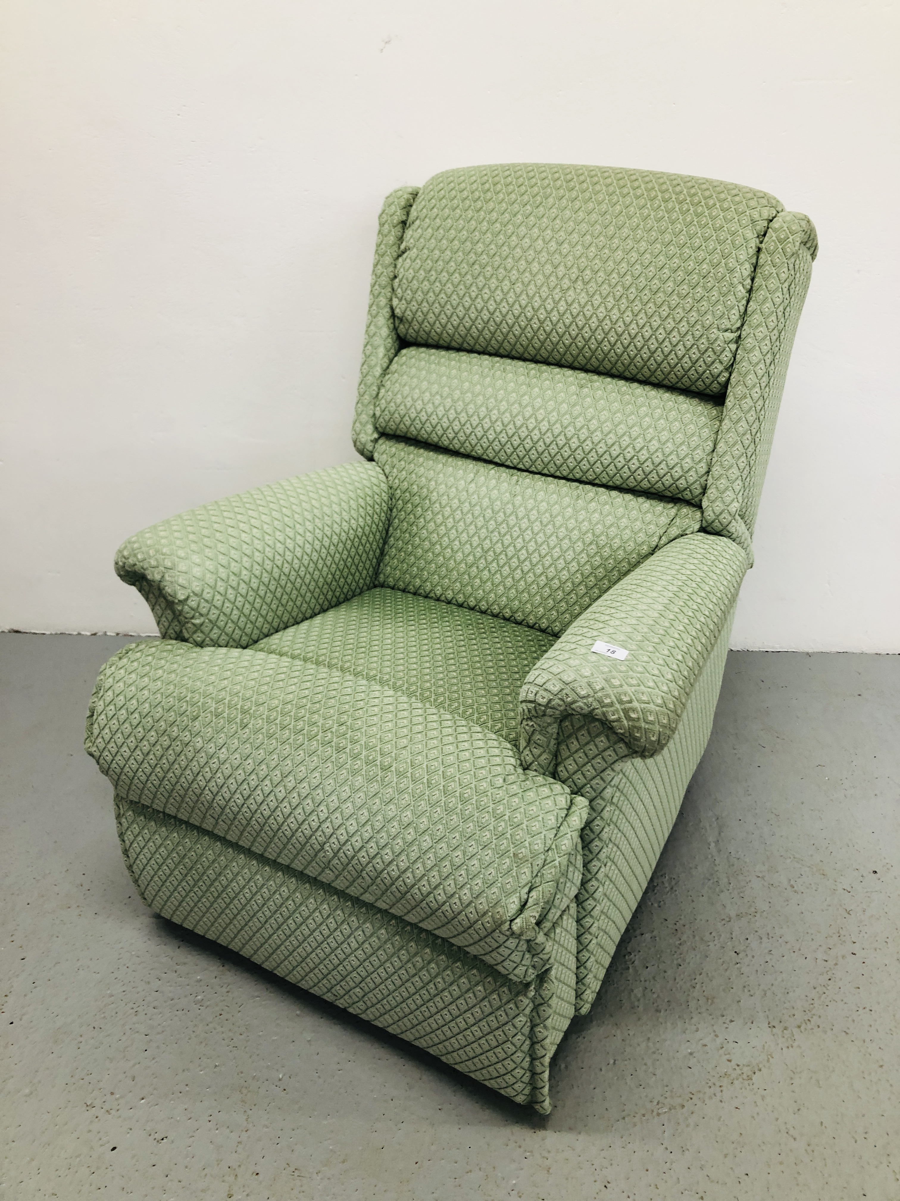 MODERN GREEN UPHOLSTERED RECLINING ARMCHAIR - Image 2 of 2