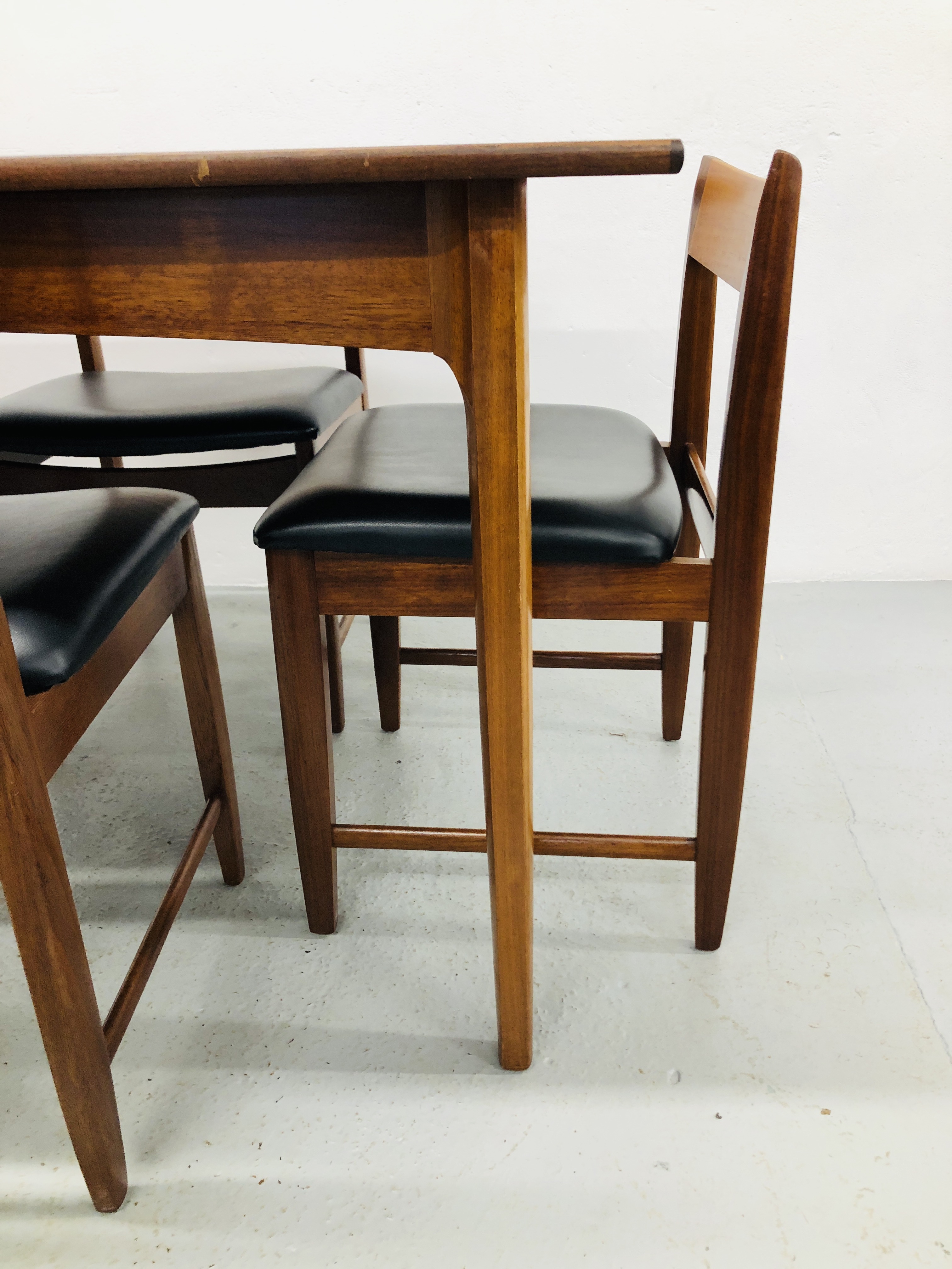 RETRO TEAK STYLE EXTENDING DINING TABLE TOGETHER WITH A SET OF 4 MATCHING CHAIRS WITH BLACK FAUX - Image 3 of 5