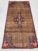 A HAMADAN FAWN / RED / BLUE PATTERNED RUG 2.62 X 1.