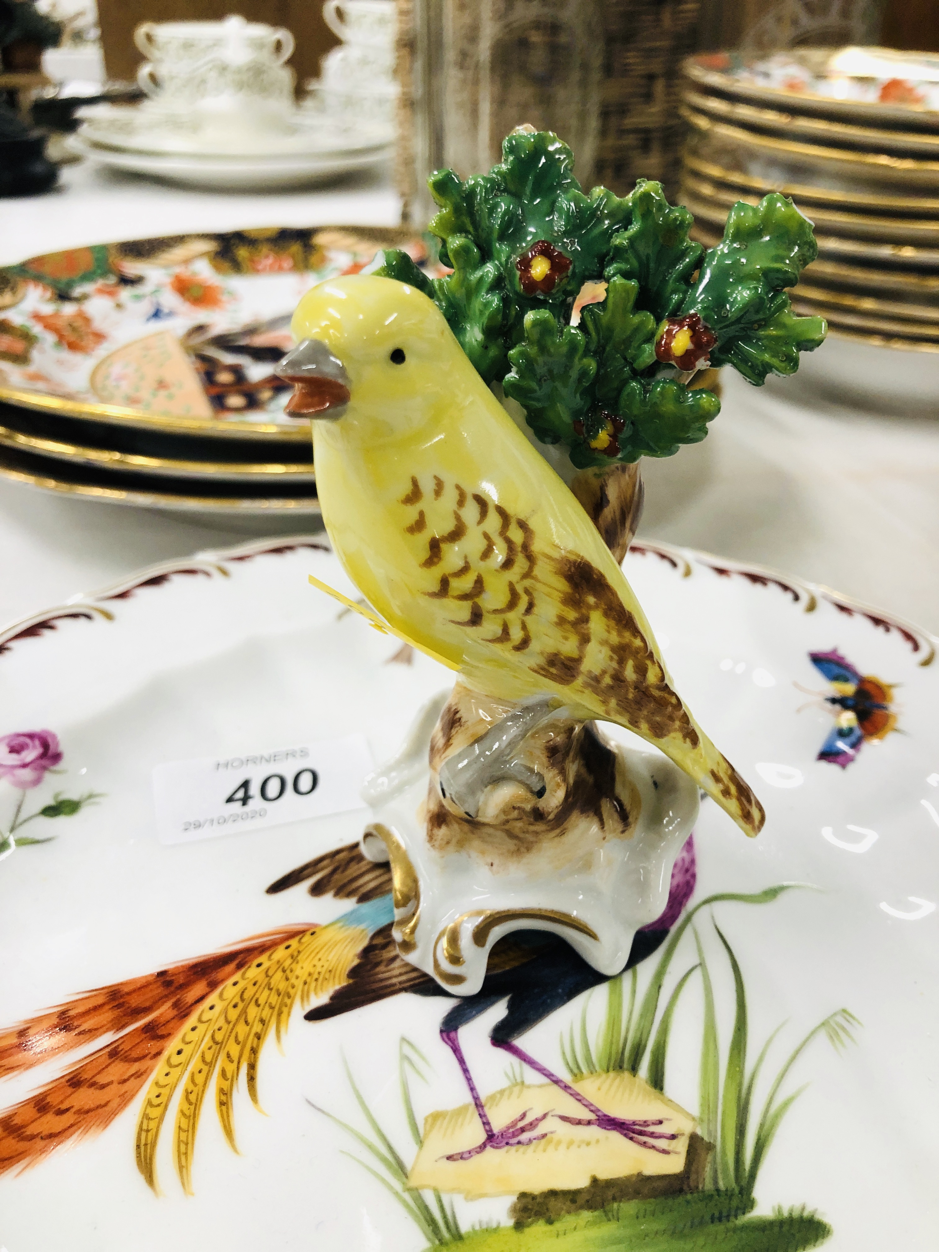 A PLATE DECORATED WITH AN EXOTIC BIRD BEARING GOLD ANCHOR MARK, - Image 2 of 5