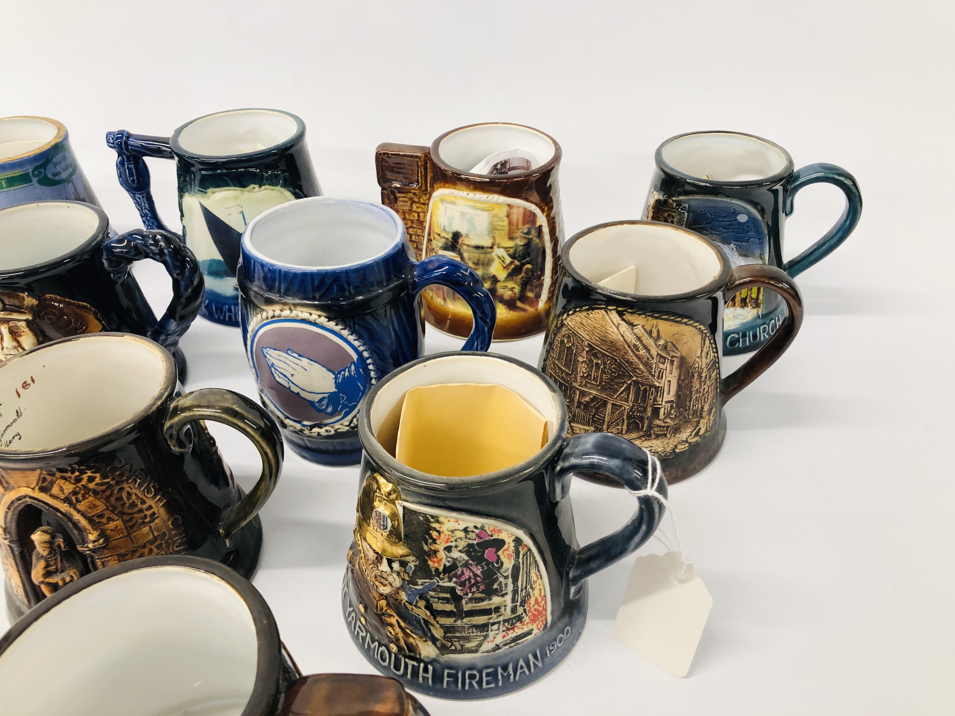 10 x VARIOUS YARMOUTH POTTERY MUGS MANY WITH CERTIFICATES - Image 3 of 4