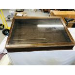 VINTAGE HARDWOOD TABLE TOP SHOP DISPLAY WITH GLAZED DETAIL - W 107CM, D 73CM, H 25CM.