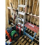 A SET OF BELDRAY 5 THREAD ALUMINIUM COMBINATION STEPS & A LADDER STAND OFF BRACKET,