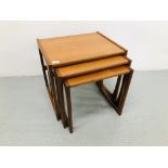 NEST OF 3 RETRO COFFEE TABLES