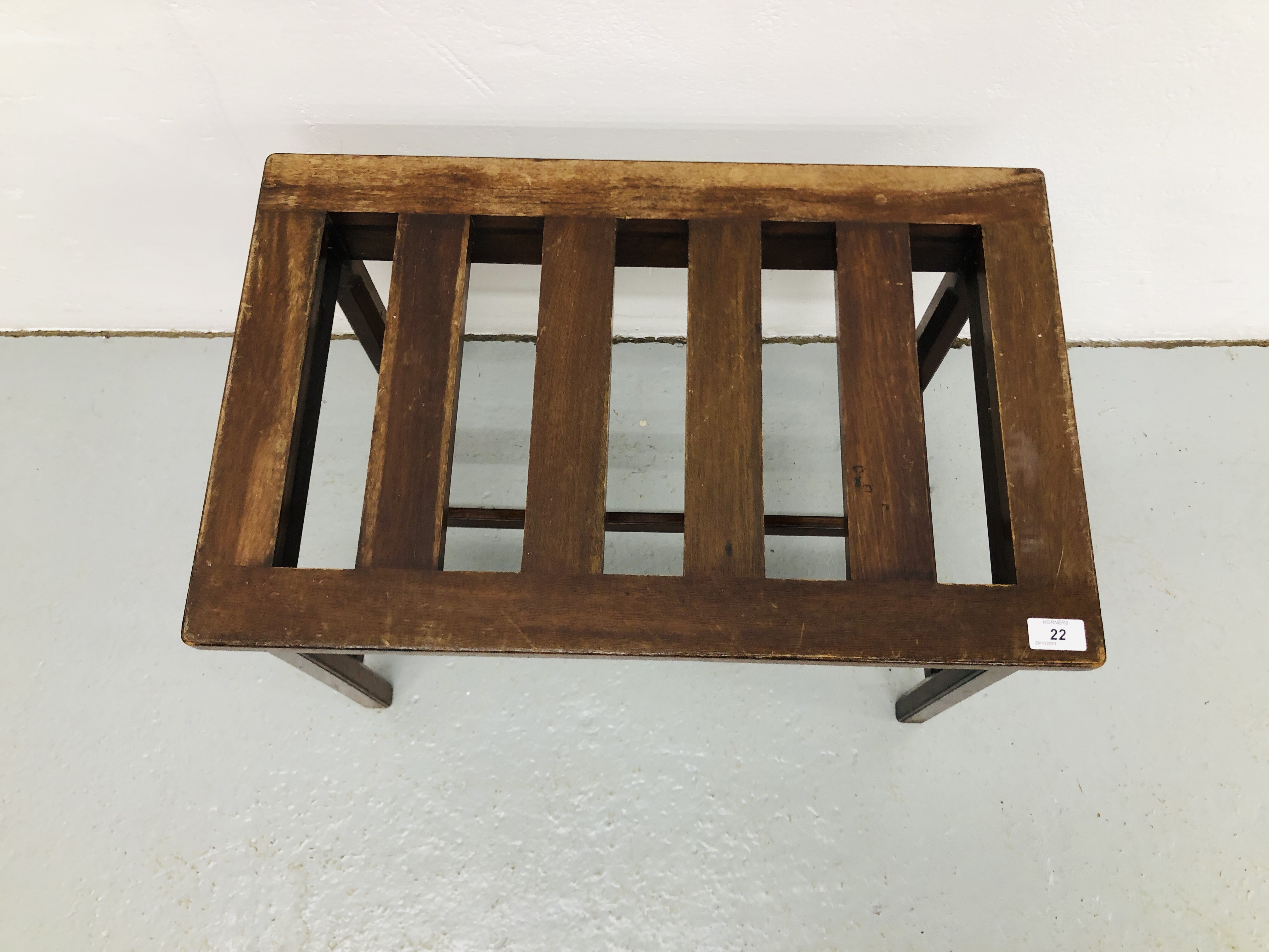 VINTAGE LUGGAGE RACK - Image 2 of 2