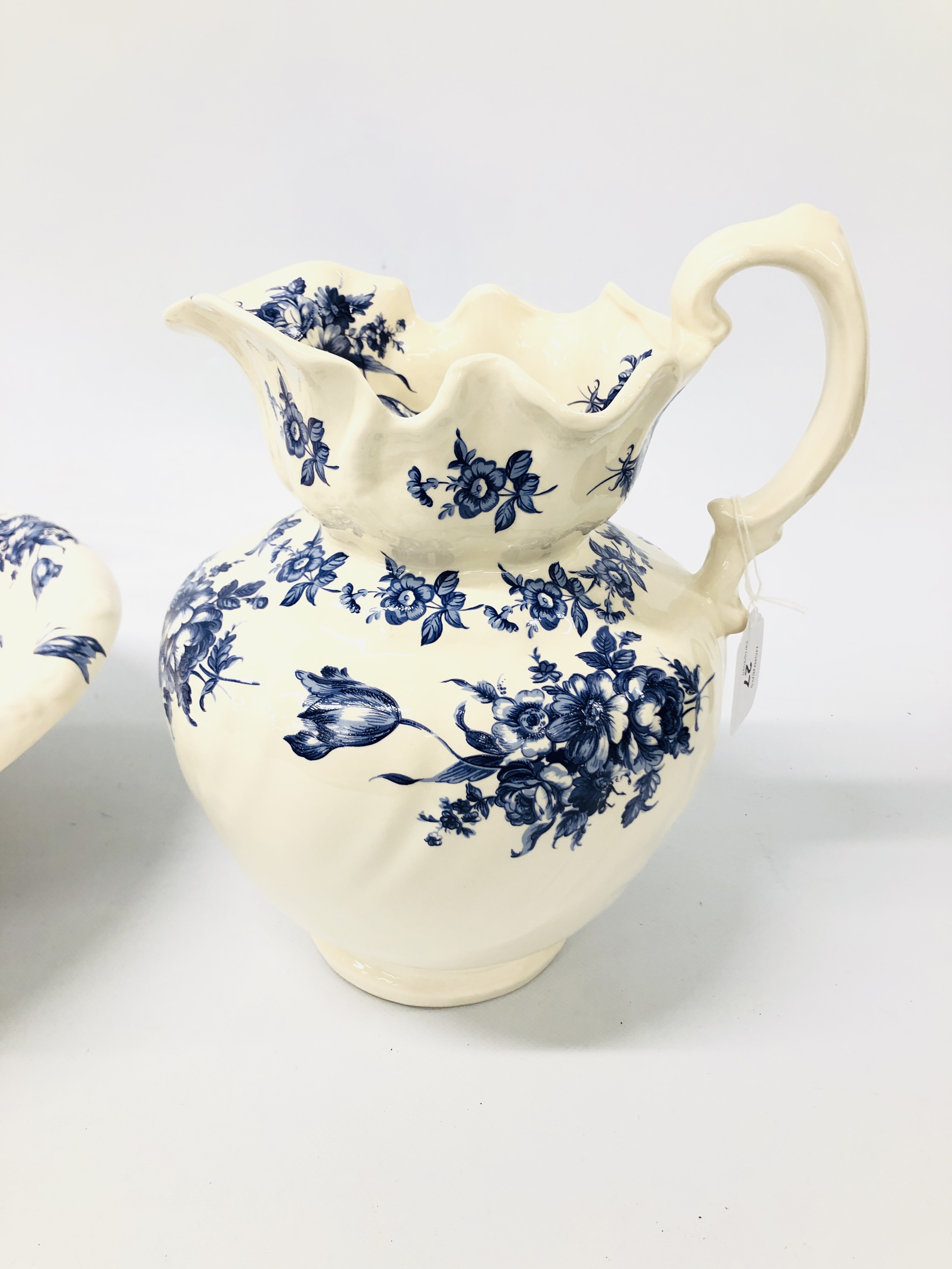 SPODE ITALIAN BLUE AND WHITE JUG AND BOWL SET - Image 2 of 8