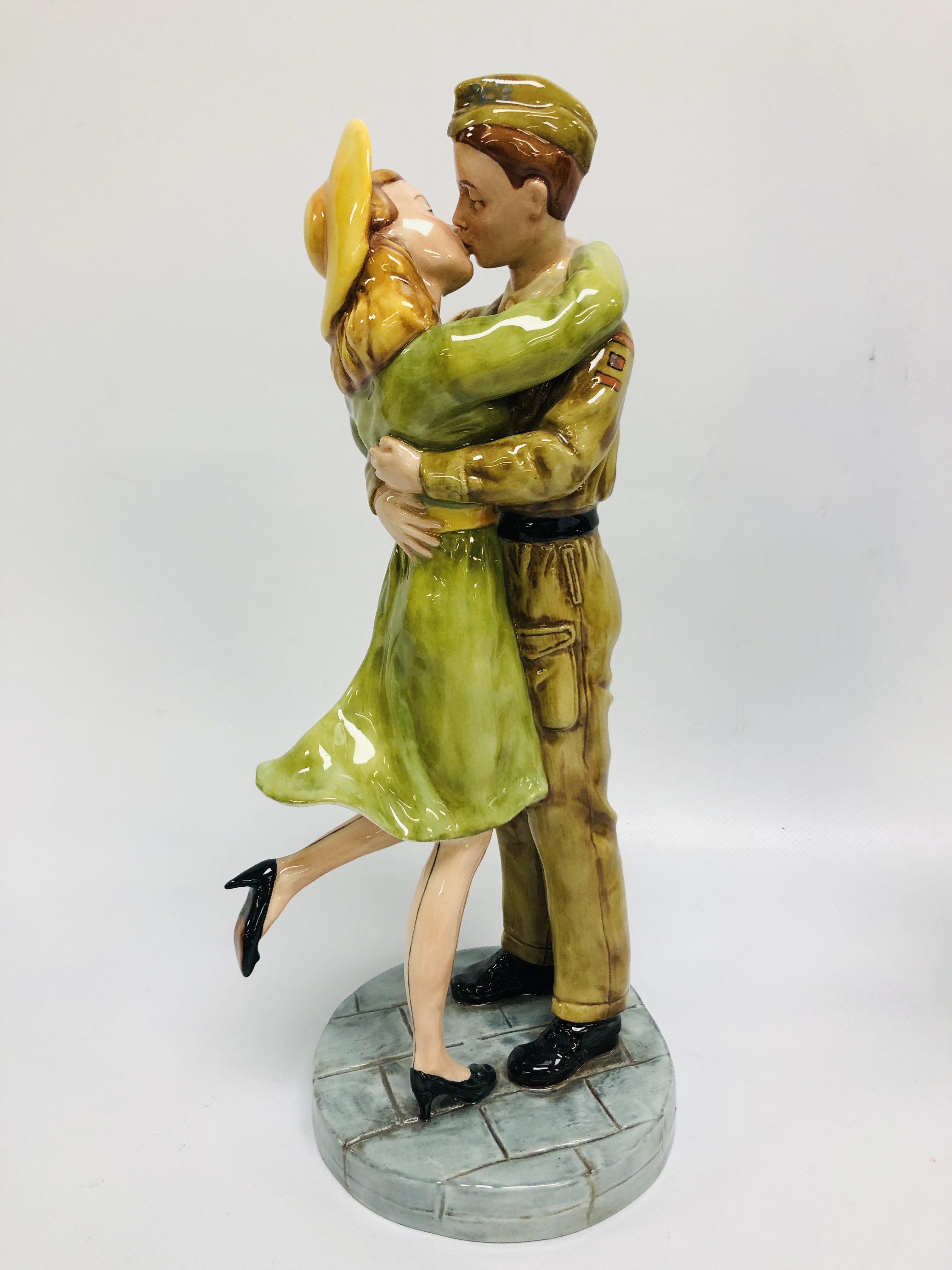 4 x ROYAL DOULTON FIGURES TO INCLUDE PRESTIGE 730 DAYS HN 4820 239/1500, - Image 3 of 7