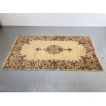 A KASHAN CREAM FLORAL PATTERNED RUG 2.17 X 1.