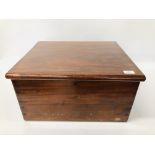 A SOLID MAHOGANY TREASURY BOX, WIDTH 50CM, HEIGHT 26CM,