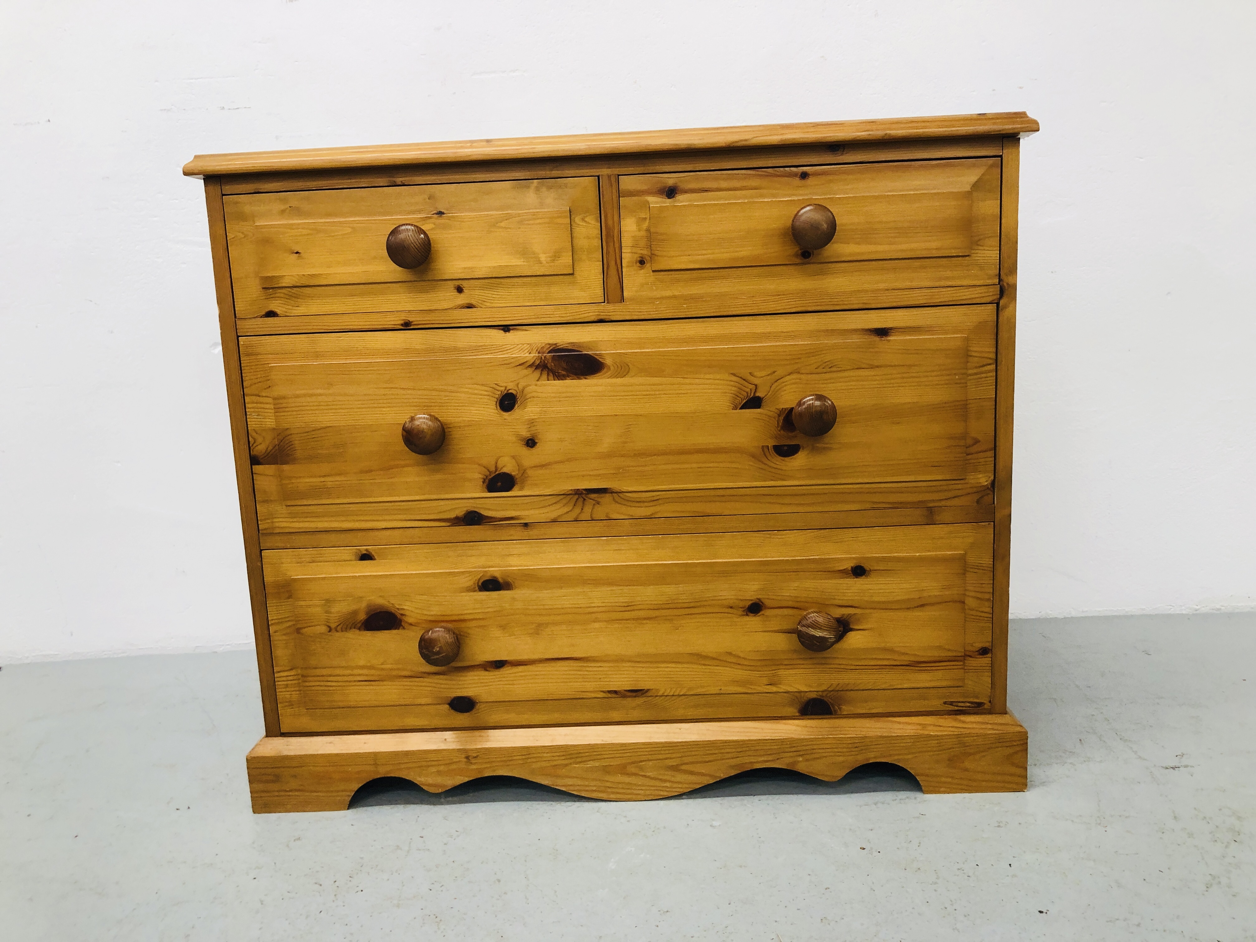 HONEY PINE 2 OVER 2 DRAWER CHEST H31 1/2 inch, W37 inch, - Image 3 of 5