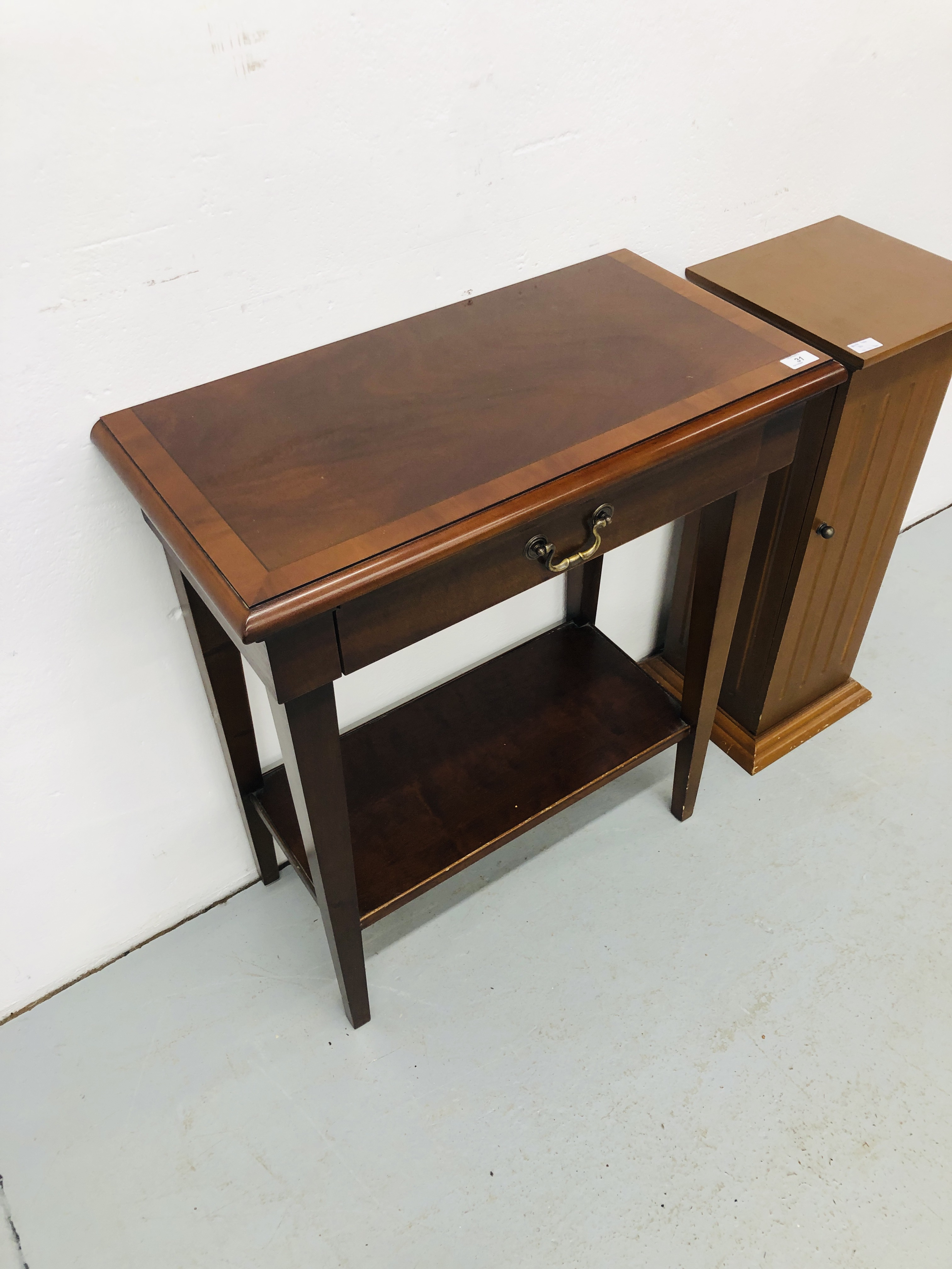 MODERN MAHOGANY FINISH SINGLE DRAWER HALL TABLE W21 1/2 inch, D14 inch, - Image 2 of 7