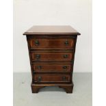 A SMALL REPRODUCTION MAHOGANY FINISH FOUR DRAWER CHEST, WIDTH 46CM, HEIGHT 68CM,