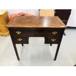 A SMALL MAHOGANY THREE DRAWER KNEE HOLE WRITING TABLE L79cm x H73cm x D46cm