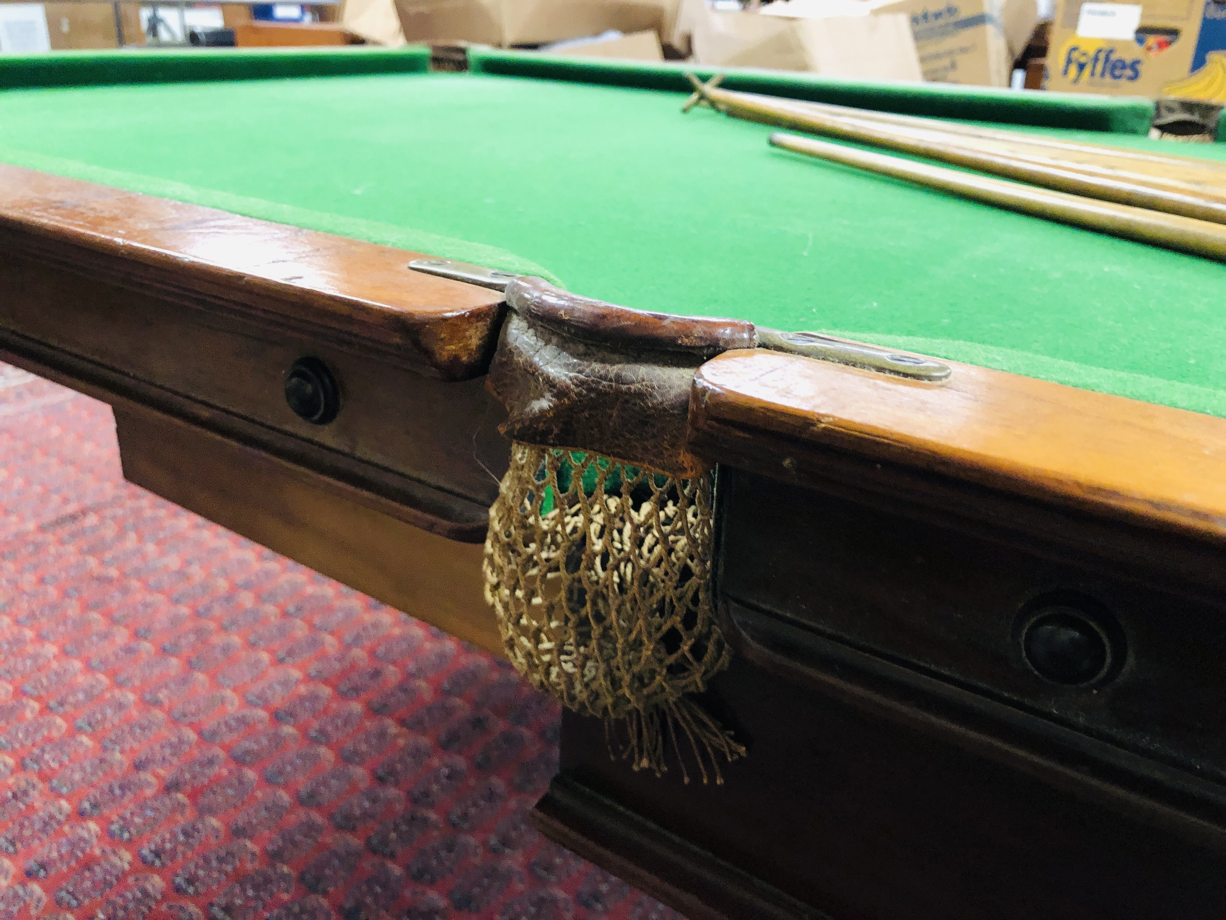 VICTORIAN MAHOGANY 1/2 SIZE SLATE BED SNOOKER TABLE WITH ADDITIONAL MAHOGANY DINING TOP CONVERSION - Image 8 of 17