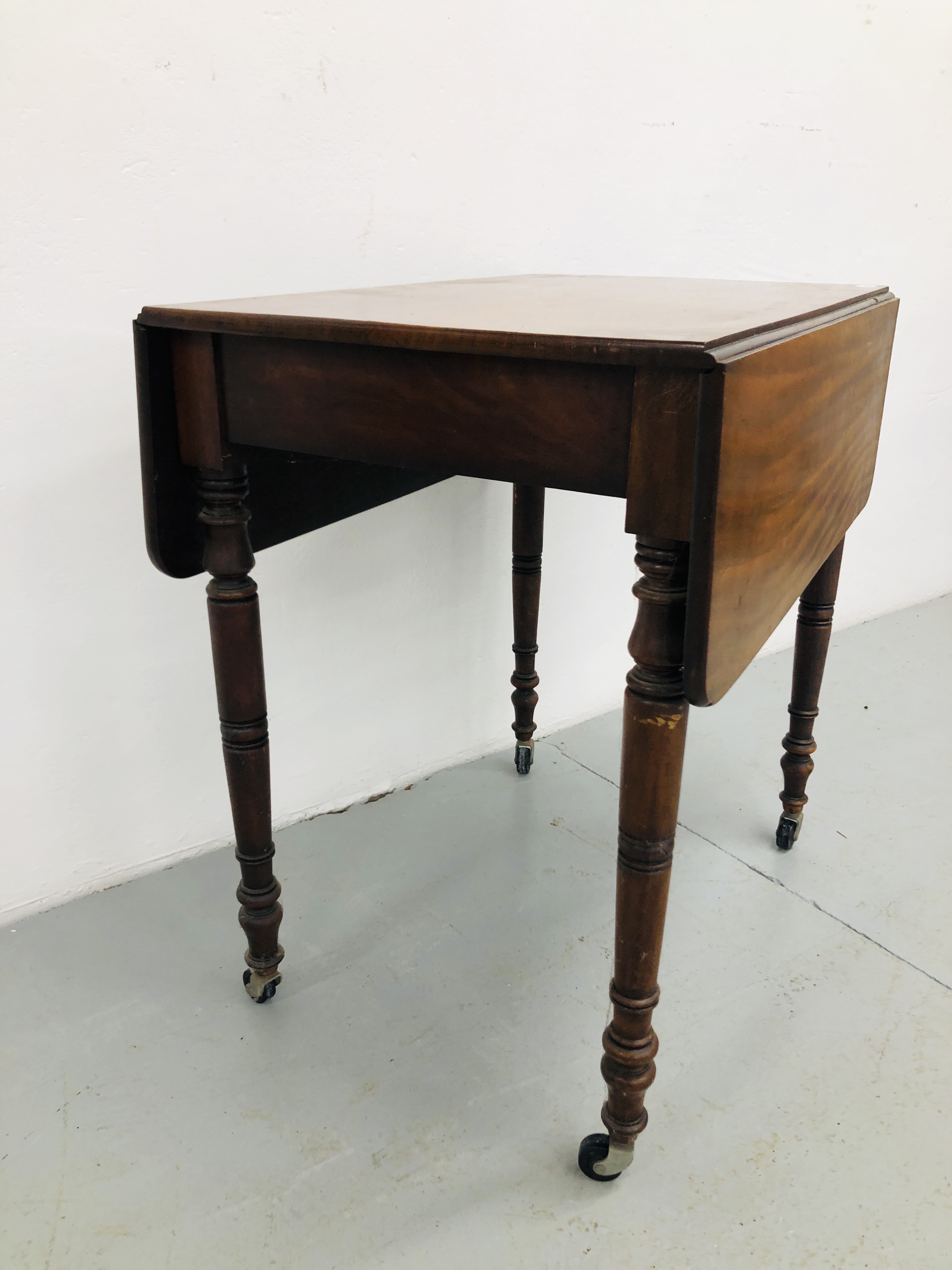 PERIOD MAHOGANY PEMBROKE TABLE L28 1/2 inch, W19 inch, - Image 2 of 4