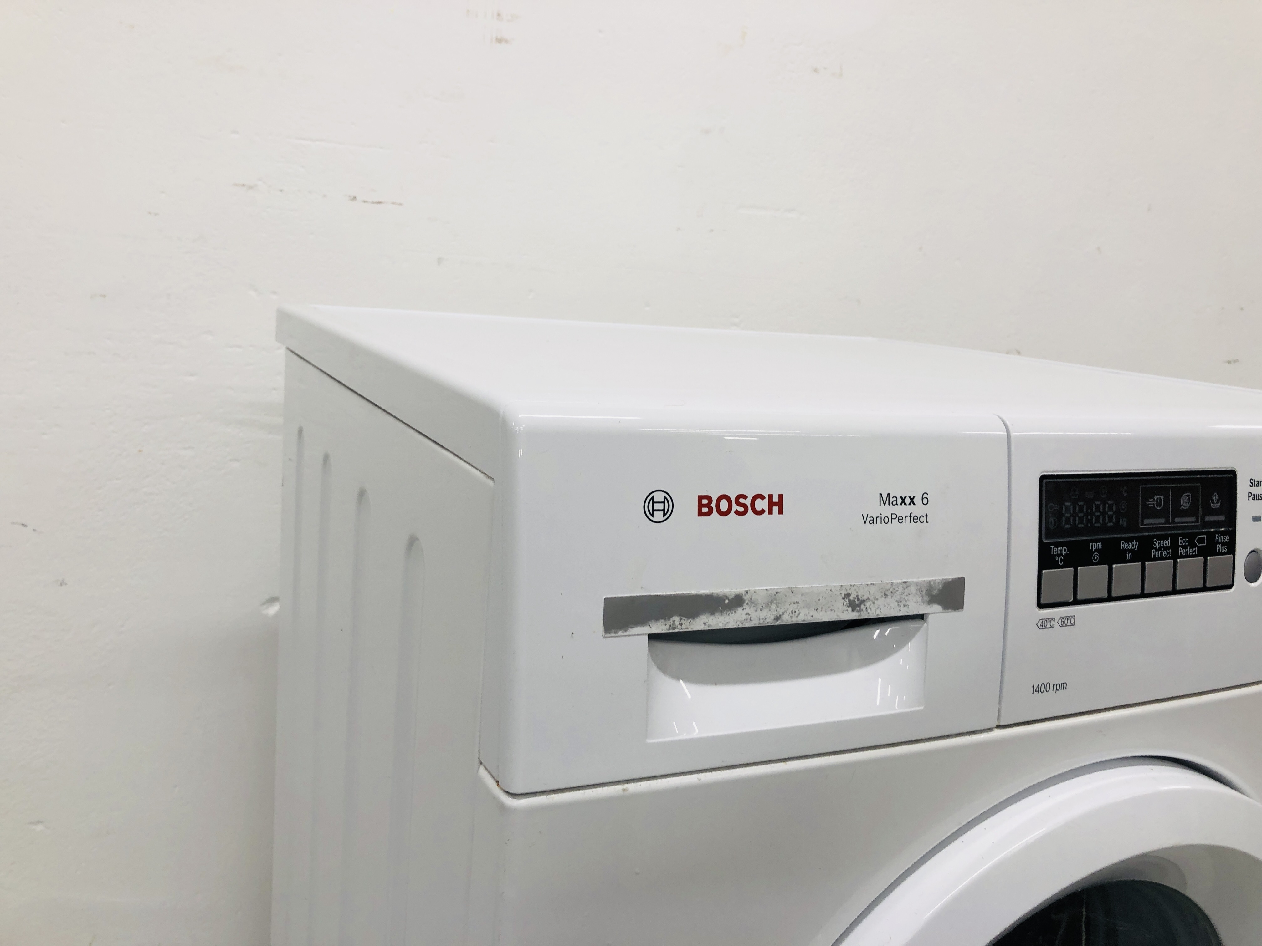 A BOSCH "MAXX 6 VARIO PERFECT" WASHING MACHINE - SOLD AS SEEN - Image 5 of 7