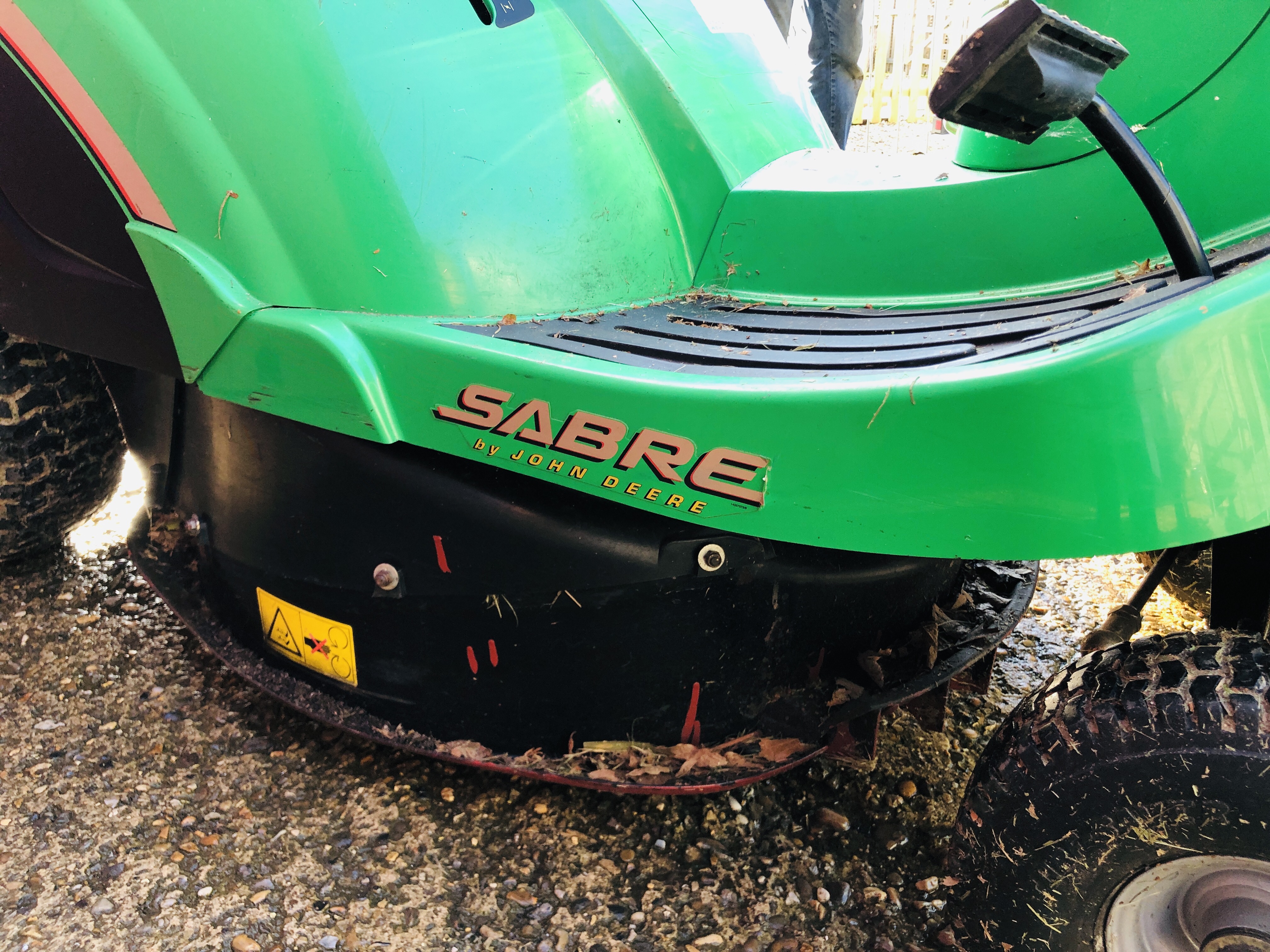 JOHN DEERE SABRE RIDE ON LAWN MOWER WITH GRASS COLLECTOR, - Image 8 of 15