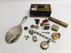 A BOX OF COLLECTIBLES TO INCLUDE STOP WATCH, LIGHTER, PAIR 9CT GOLD CUFF LINKS,