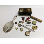 A BOX OF COLLECTIBLES TO INCLUDE STOP WATCH, LIGHTER, PAIR 9CT GOLD CUFF LINKS,