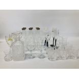 A COLLECTION OF GOOD QUALITY GLASSWARE TO INCLUDE A SET OF SIX STEMMED WINES WITH ENGRAVED DESIGNS