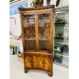 REPRODUCTION FLAME MAHOGANY CONCAVE CORNER DISPLAY CABINET WITH GLAZED DOORS H74 inch, W34 1/2 inch,