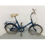 A LADIES RALEIGH "ROMA" SHOPPER BICYCLE