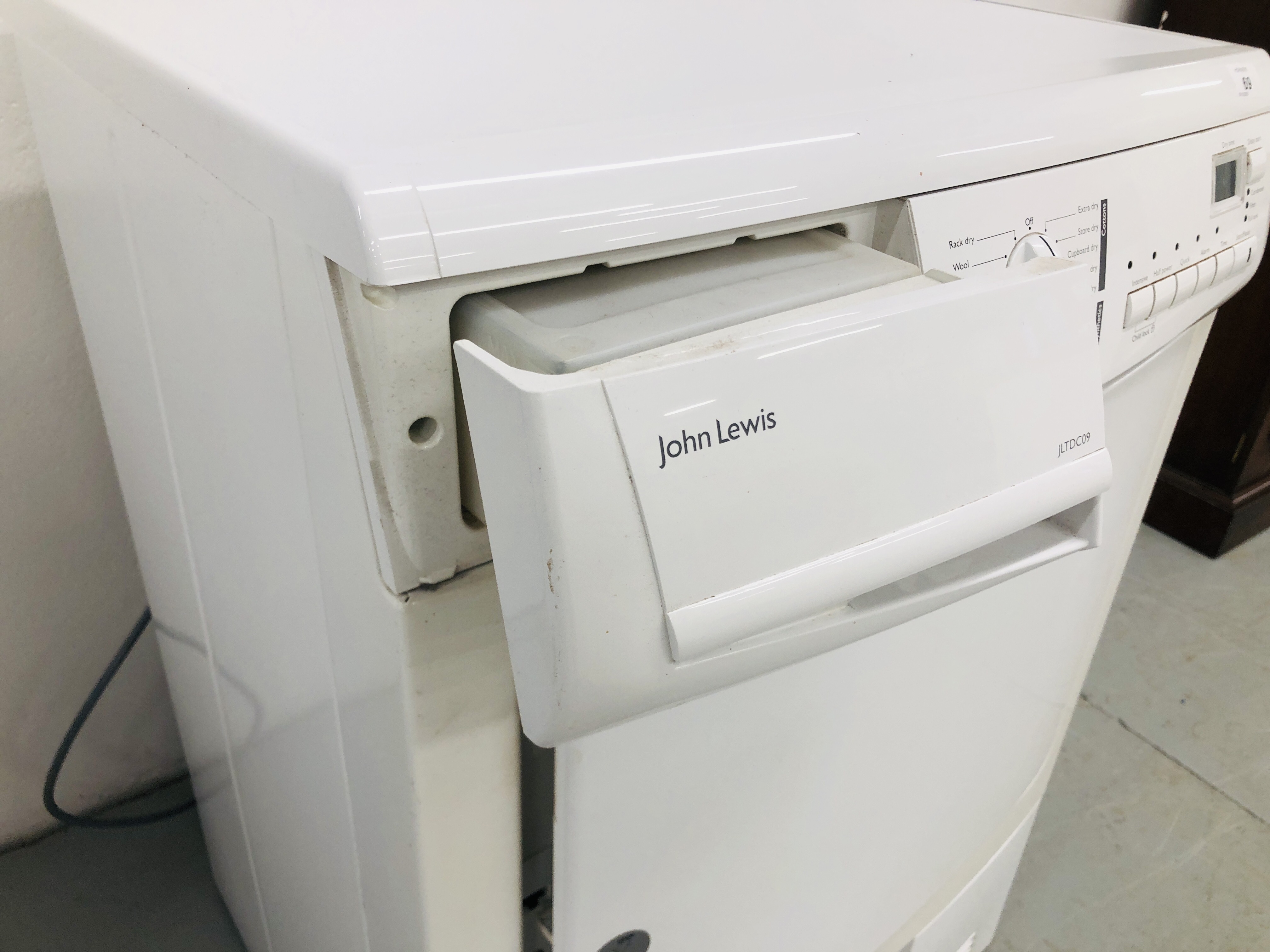 A JOHN LEWIS CONDENSER TUMBLE DRYER MODEL JLTDc09 - SOLD AS SEEN - Image 3 of 9