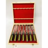 DELUXE WOOD CHISEL SET