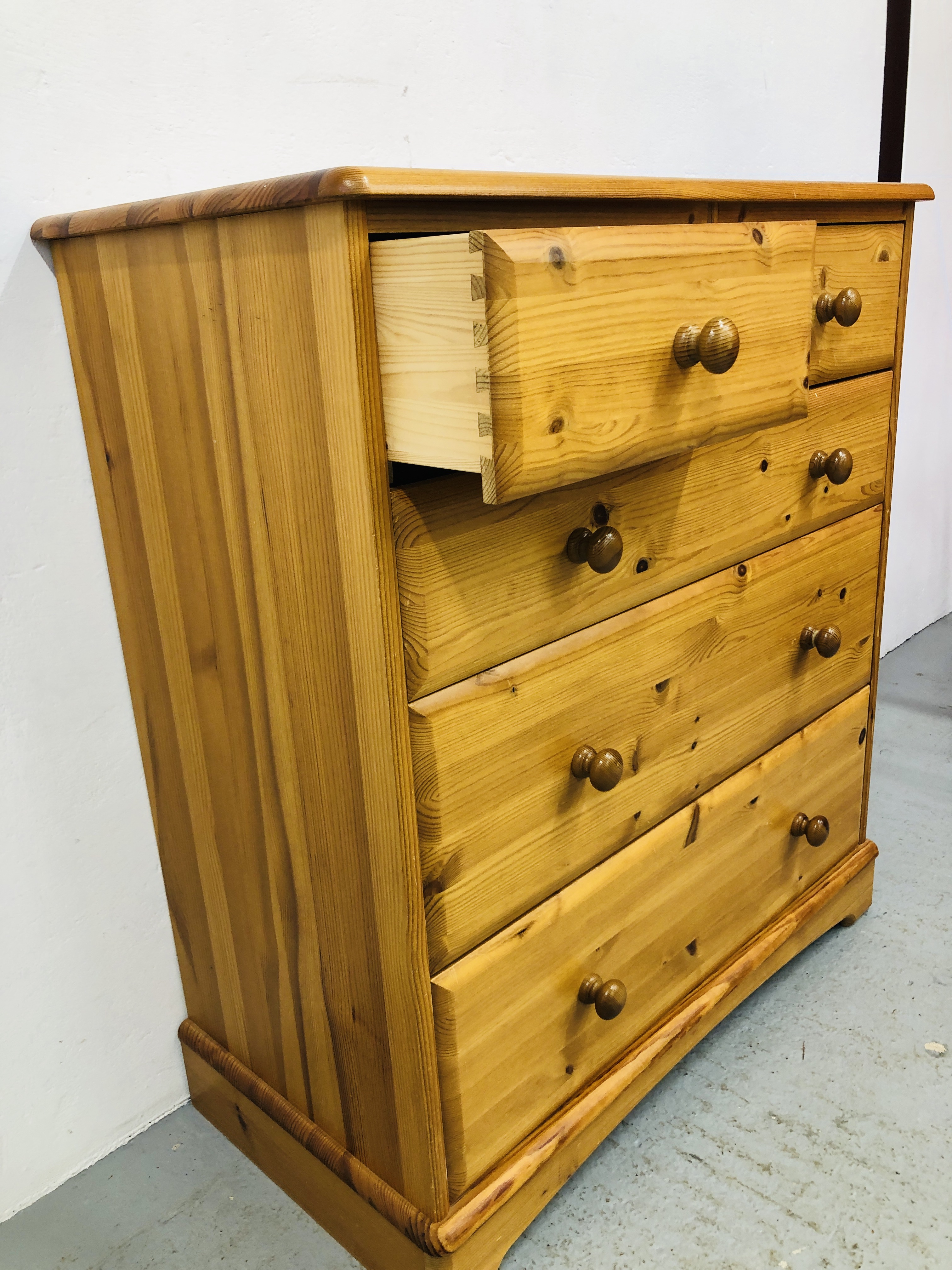 A HONEY PINE TWO OVER THREE CHEST OF DRAWERS WIDTH 83CM. HEIGHT 9CM. DEPTH 41CM. - Image 3 of 3