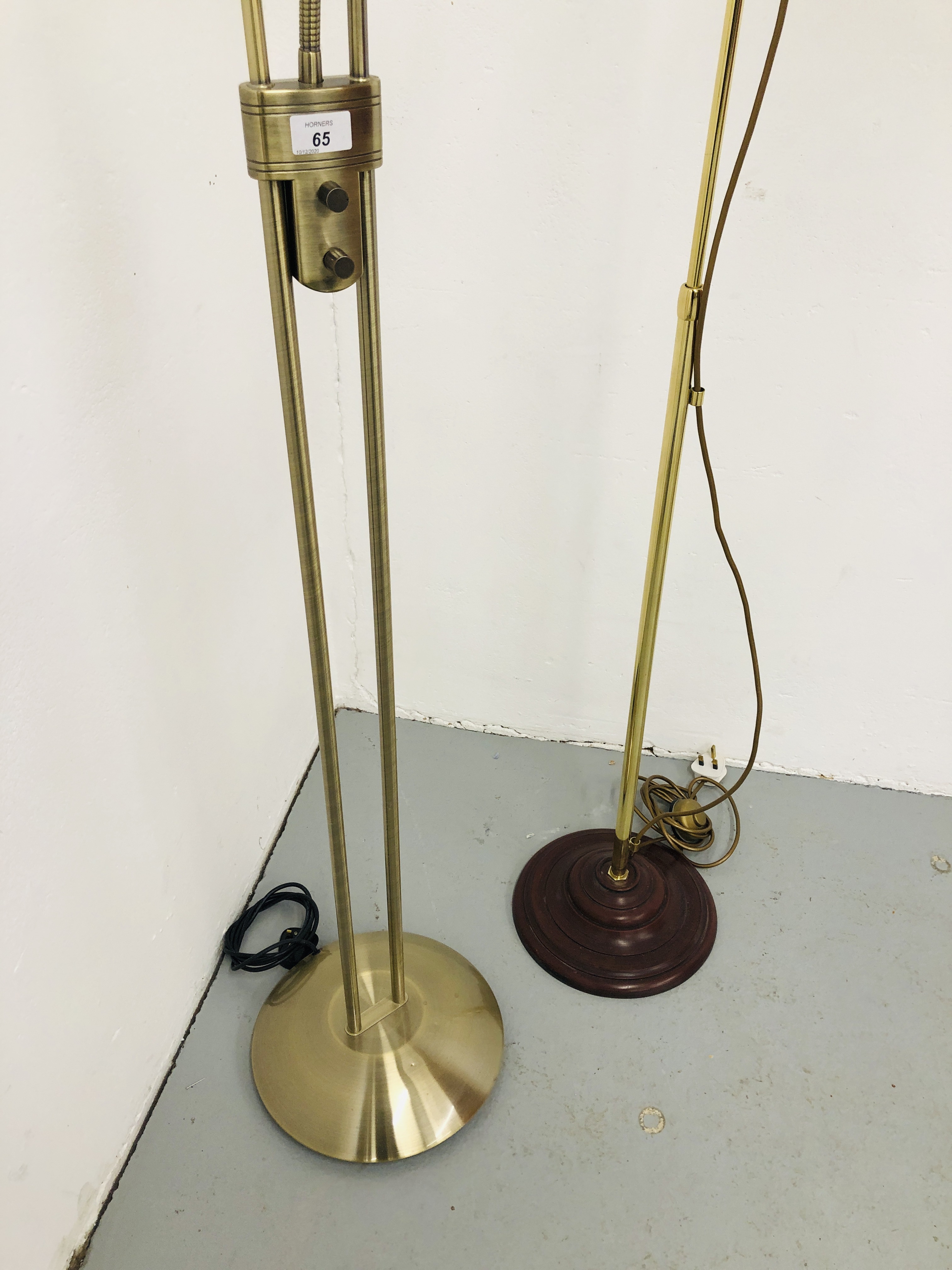 A MODERN DESIGNER UPLIGHTER WITH READING LIGHT AND ONE OTHER MODERN LAMP STANDARD - SOLD AS SEEN - Image 5 of 5