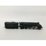 A BOXED WREN 00 GAUGE W2213 4-6-2 CLASS A4 LOCO PEREGRINE WITH TENDER