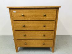 A MODERN BEECH FINISH 4 DRAWER CHEST OF DRAWERS