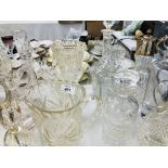 COLLECTION OF GOOD QUALITY CRYSTAL GLASSWARE TO INCLUDE DECANTERS, JUG, DISHES AND BOWLS,