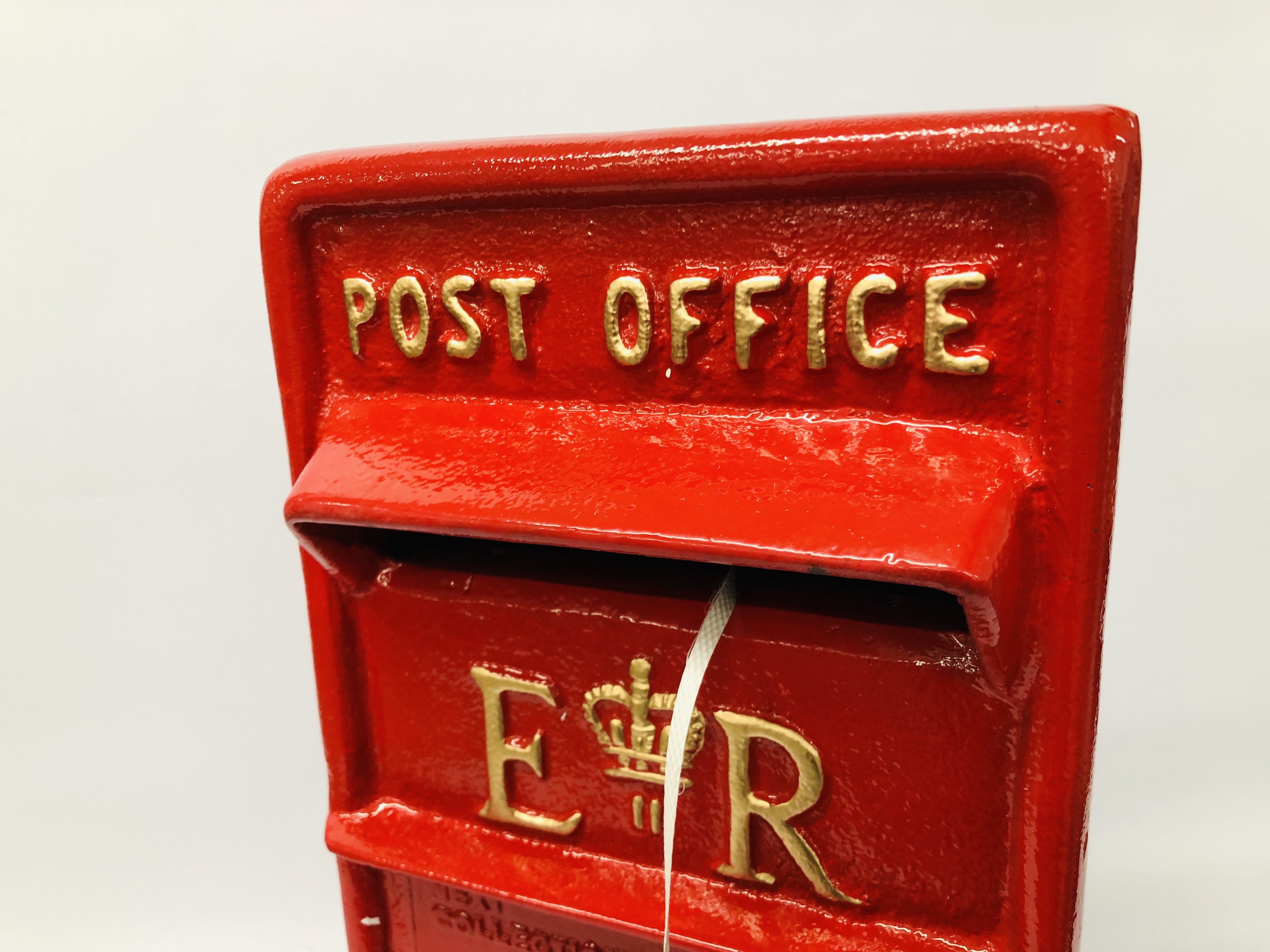 RED ROYAL MAIL POST BOX (R) - Image 2 of 4