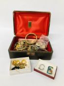 JEWELLERY BOX AND CONTENTS TO INCLUDE MAINLY BROOCHES, MATCHING CAT BROOCH & EARRING SET,