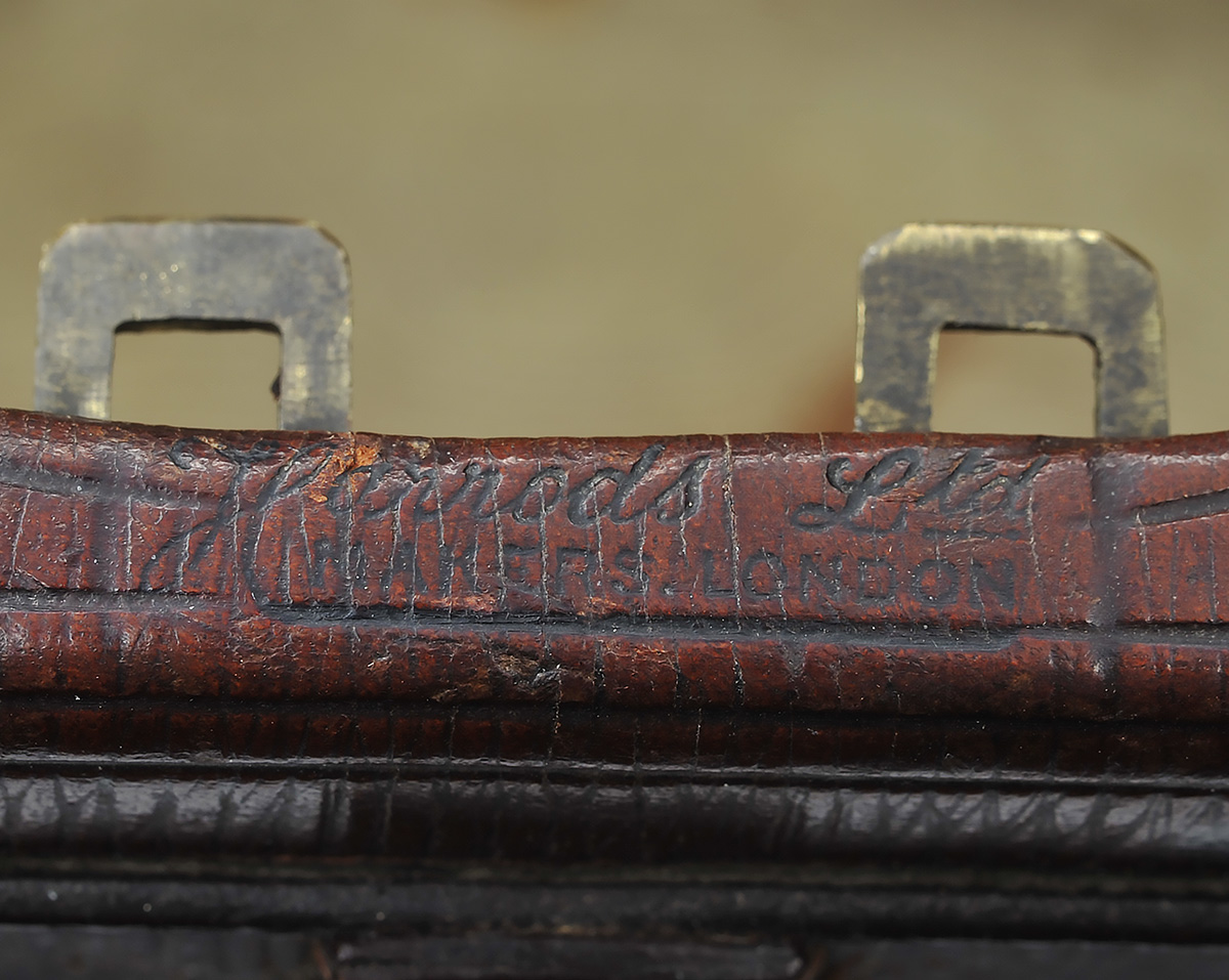 HARRODS LTD. MAKERS, LONDON A VINTAGE LEATHER GLADSTONE BAG, a traditional square mouth brown - Image 5 of 5