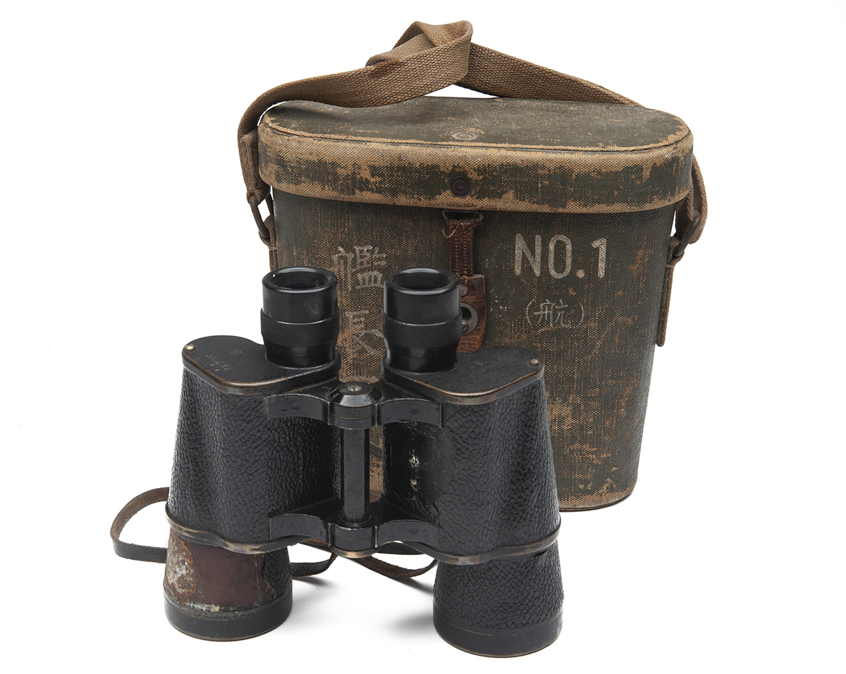A RARE CASED PAIR OF JAPANESE WORLD WAR TWO 7x50 NAVAL BINOCULARS, serial no. 4854, of roof prism
